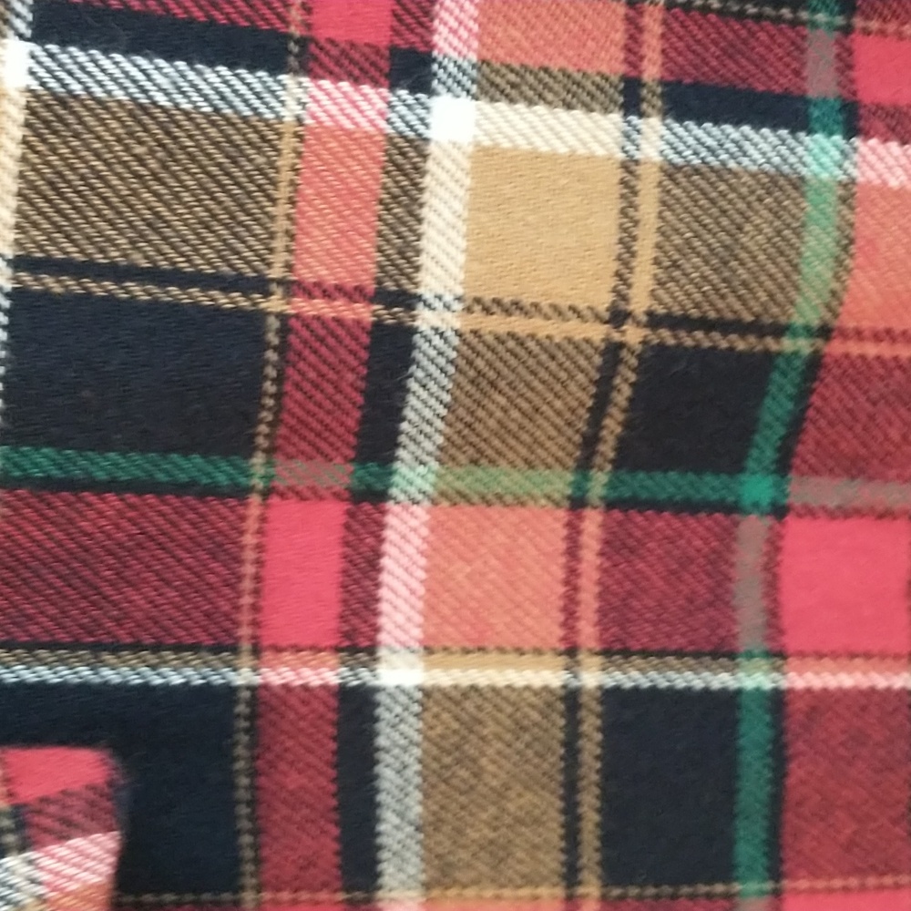 Like new! EUC Old Navy Boyfriend Red and Black Plaid Shirt. - Picture 3 of 3